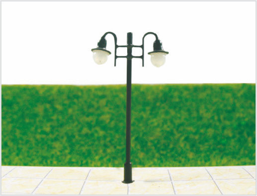 China H64 6V zweiköpfigen Street Kunststoff Maßstab Modell Laternenpfahl für Zug Layout 6 cm fournisseur