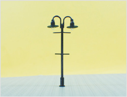 China T100 OEM 6V leuchtende Street Modell Laternenpfahl 4 cm für Zug Layout fournisseur