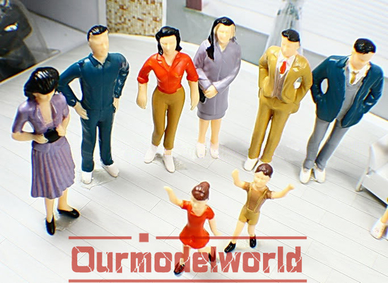 7.0cm Miniaturinnenvölker-weibliches Modell stellt kundenspezifische Verpackung Soem-ODM dar fournisseur