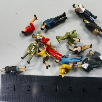 nettes stehendes Architekturleute-Straßen-Zug-Landschafts-HO Skala1:87 des Modellbau-24pcs fournisseur
