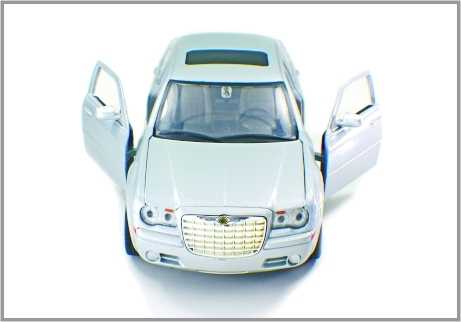 1:24 Legierung sterben Form-intelligente kundenspezifische Skala-vorbildliche Autos Chrysler 300C fournisseur