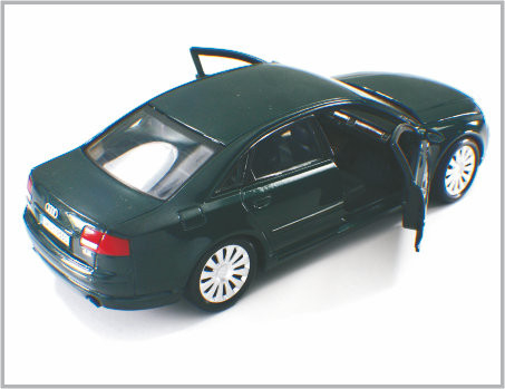 1/24 goss Legierungs-helle schwarze kundenspezifische Modellbau-Autos Audi A8 als nach Hause Decoratio druck fournisseur